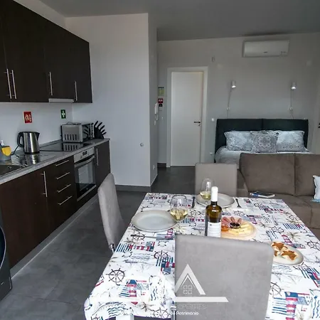 White House Ii Apartment